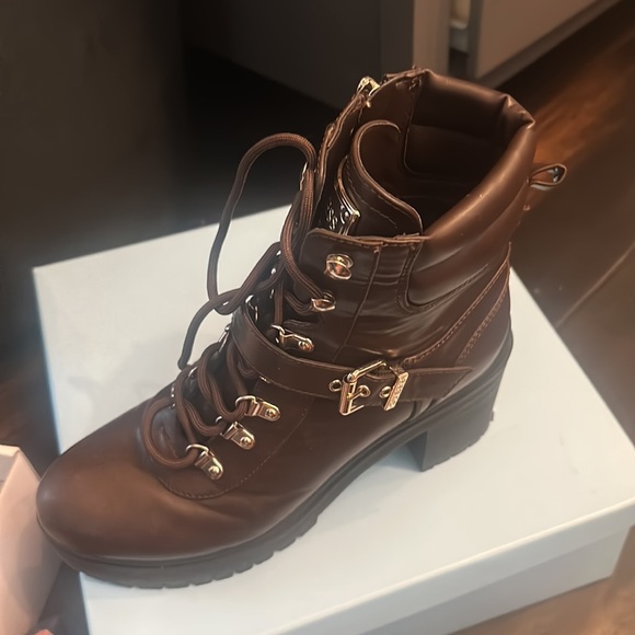 Guess Brown Combat Boots size 8.5 - Picture 2 of 4